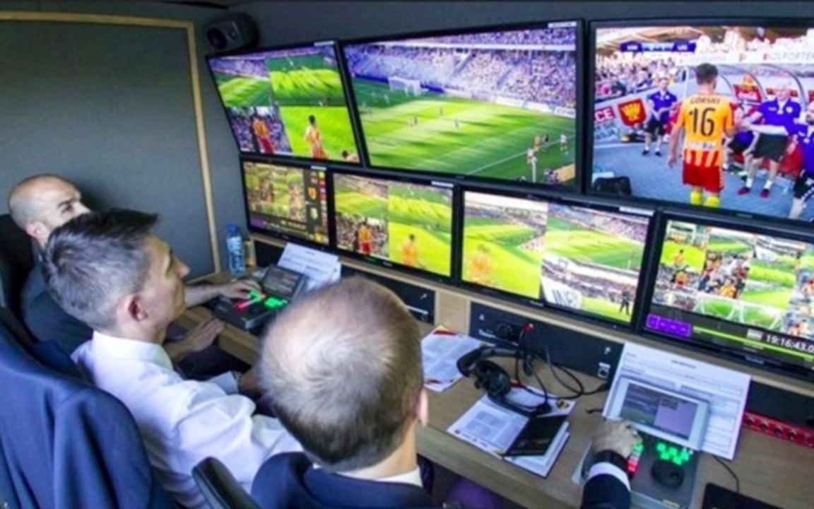 Por los malos arbitrajes, la AFA va a fondo y quiere el VAR el próximo torneo