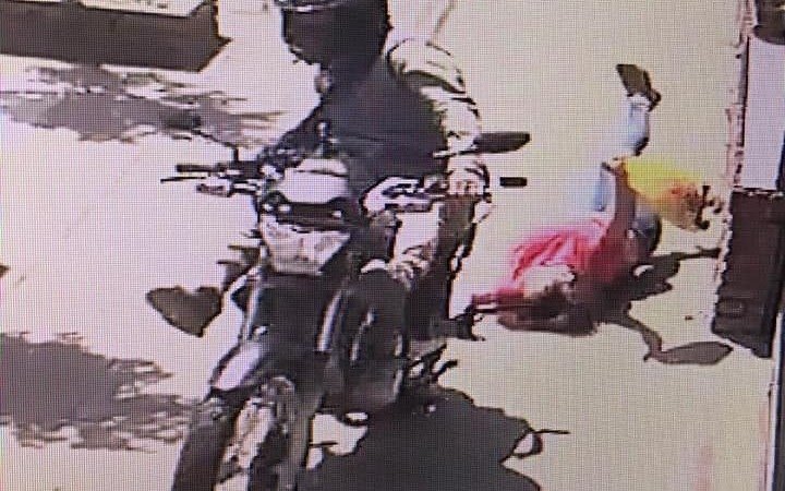 Buscan a un sujeto que con la modalidad motochorro habría cometido nueve robos el mismo día