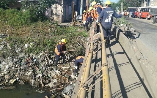 Falleció hombre tras caer con su auto en arroyo