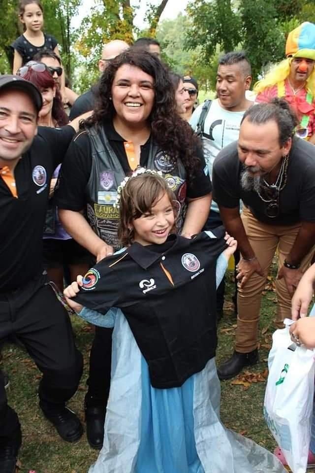 Sus compañeros no fueron a su cumple pero motoqueros le organizaron un gran festejo