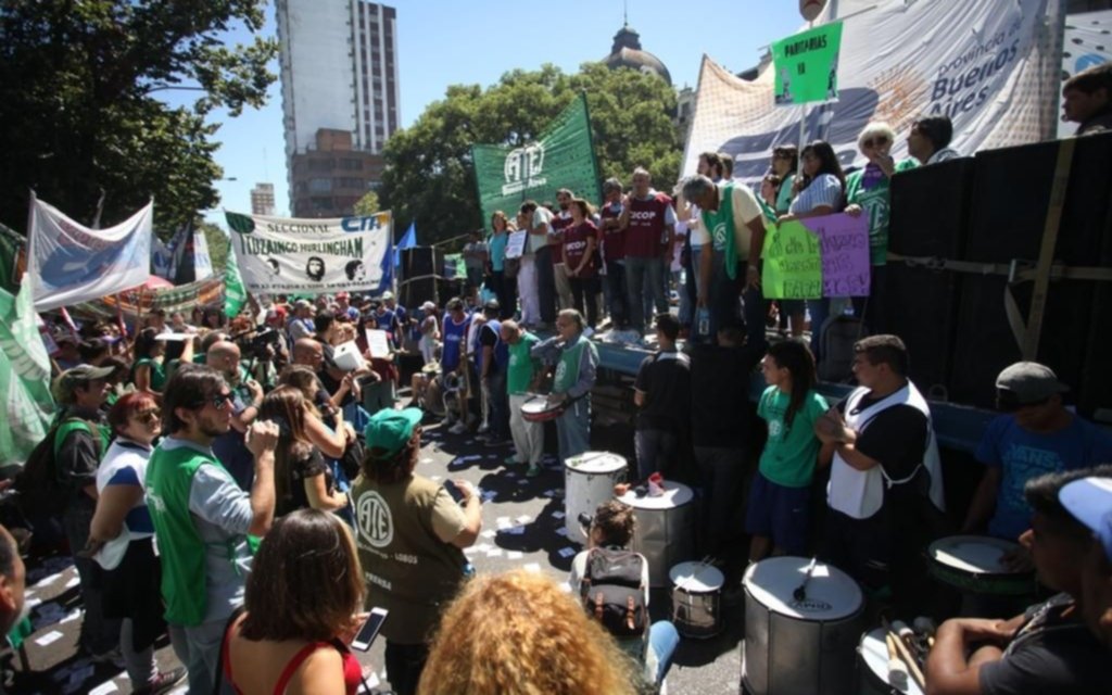 Estatales bonaerenses paran 48 horas en reclamo de reapertura de paritarias