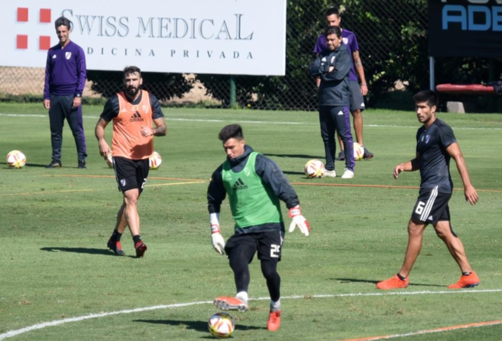 Armani casi afuera del duelo de Copa y seguiría el cuestionado Lux