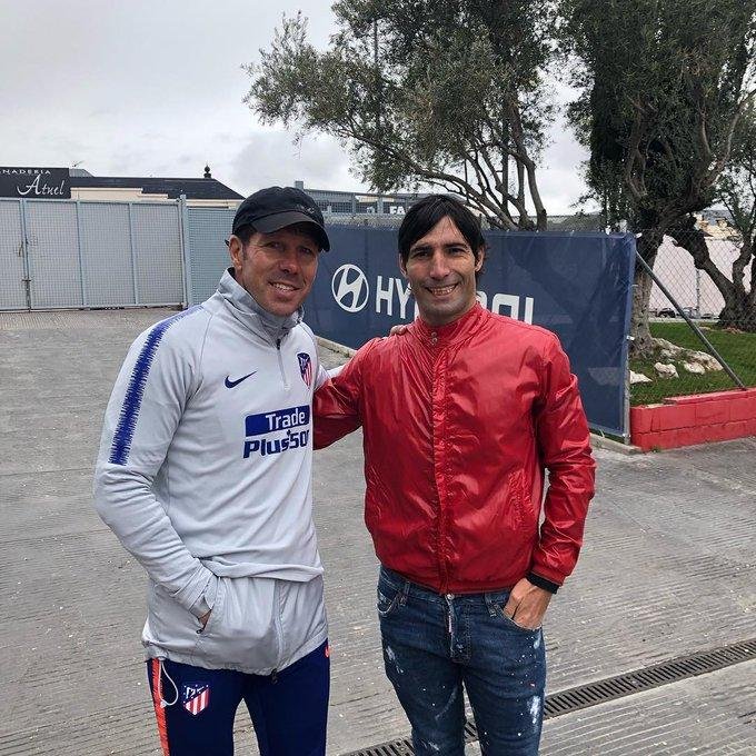 Farías pasó por el predio del Atleti y charló con Simeone