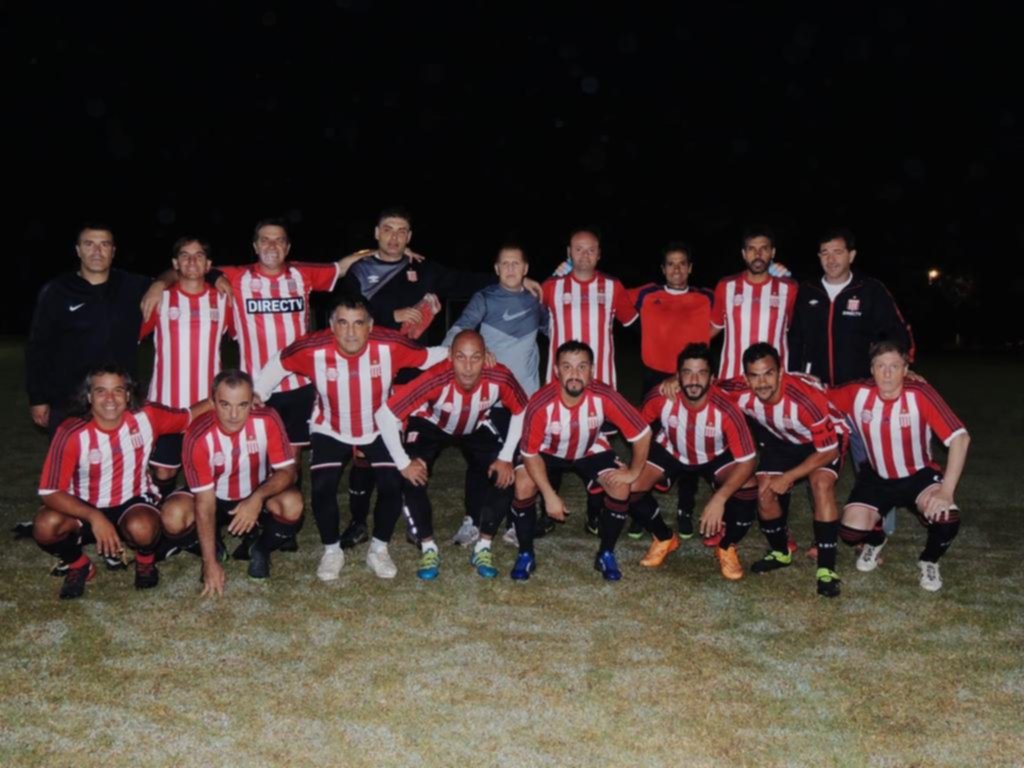 El Súper Senior de Estudiantes debutó con una goleada
