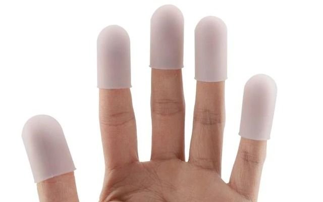 Con dedos de siliconas engañaban al sistema de presentismo de Aerolíneas: los echaron