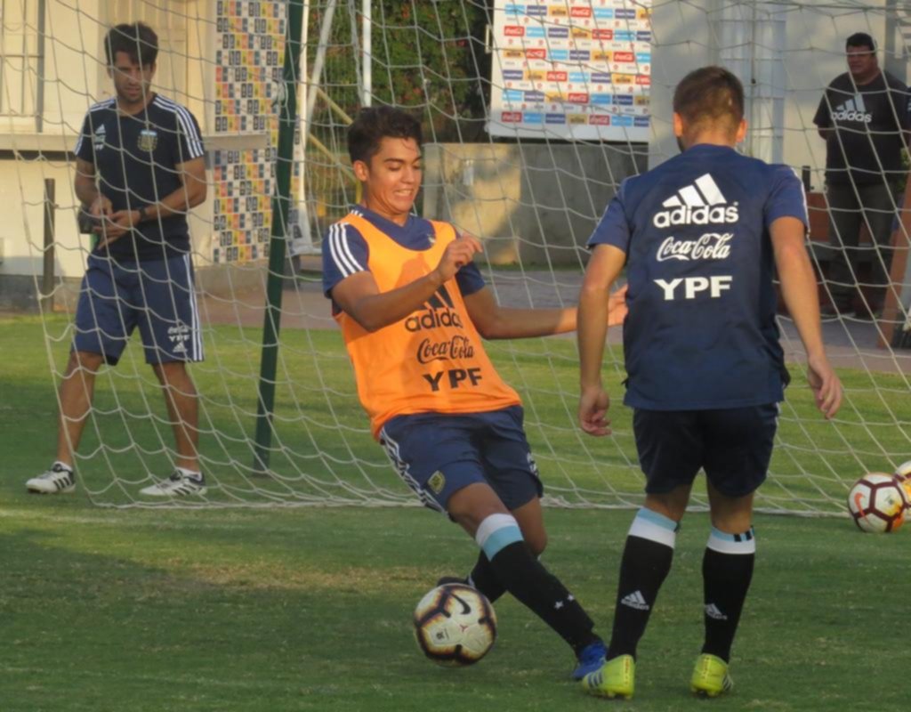 El Sub-17 enfrenta a Paraguay en busca de llegar al Mundial