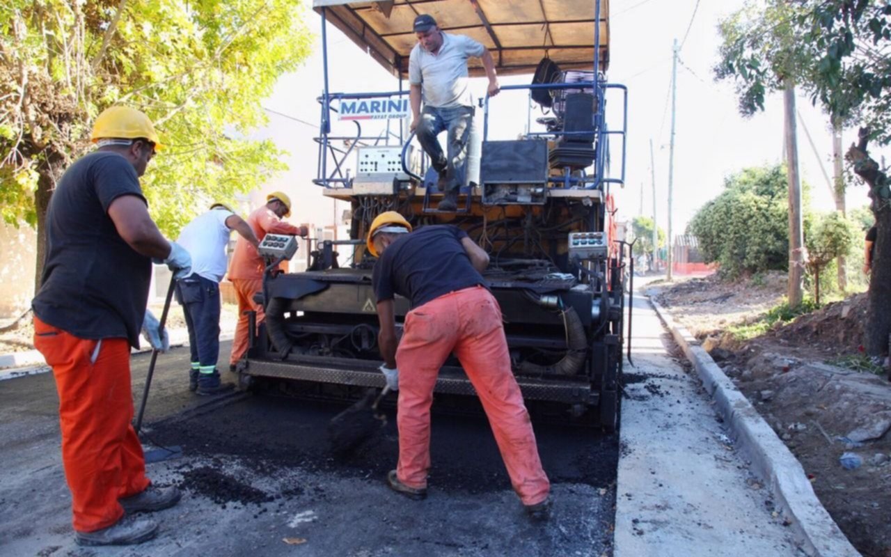 Molina supervisó obras en asfalto