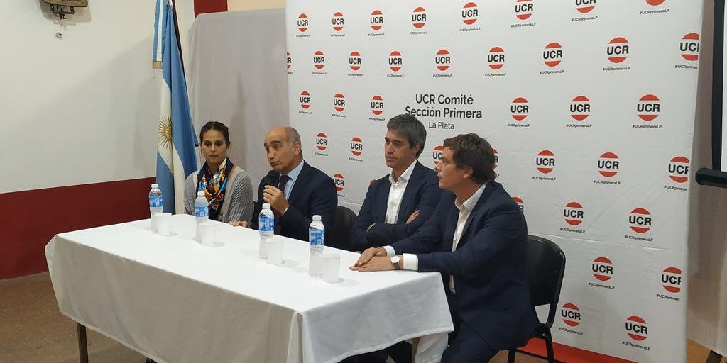 Adrián Pérez, en el comité del radicalismo platense