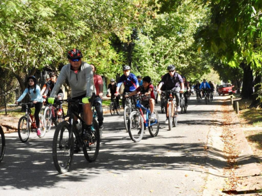 La bicicleta unió a los vecinos en una gran jornada