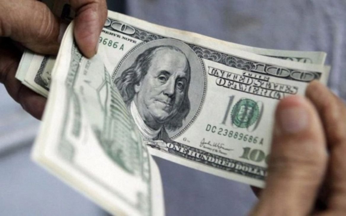 El dólar acumuló su quinta jornada en baja y cerró a $43,20