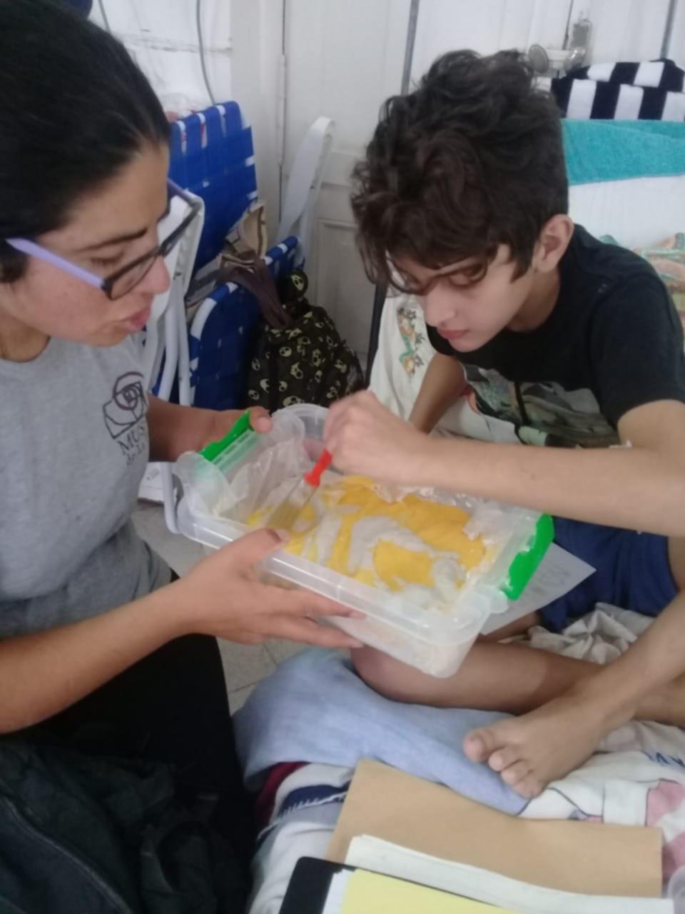 Paleontólogos por una tarde en las salas de internación del Hospital de Niños