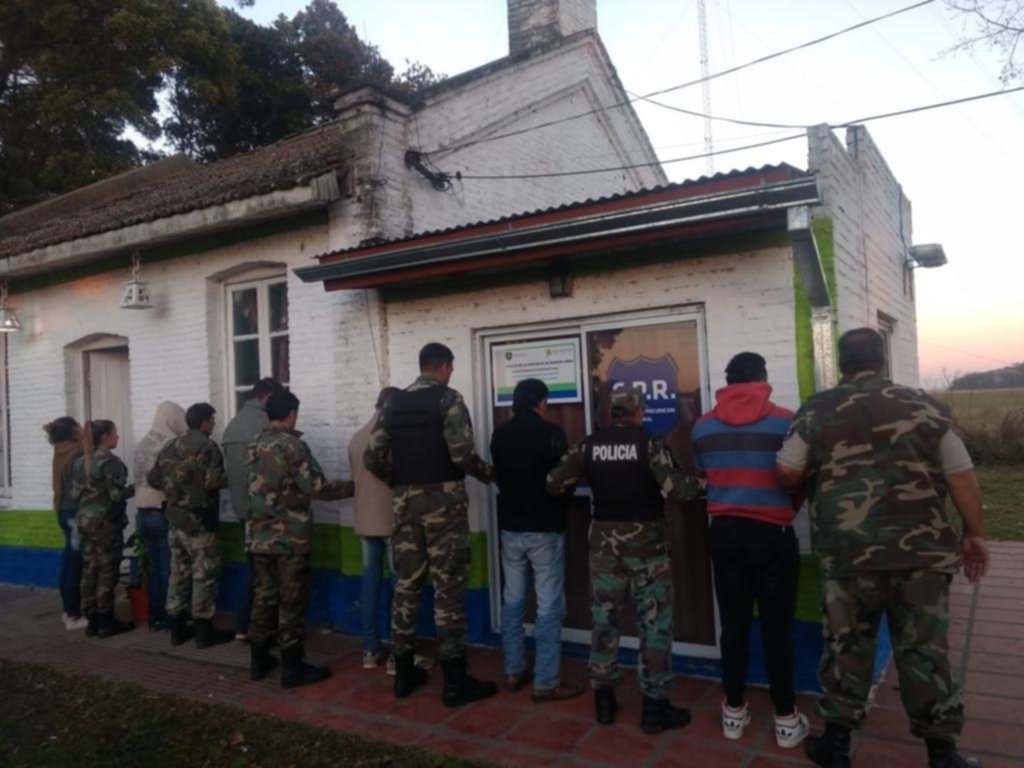 “Rancho limpio”: armas, narcotráfico y una mesa de juego clandestino