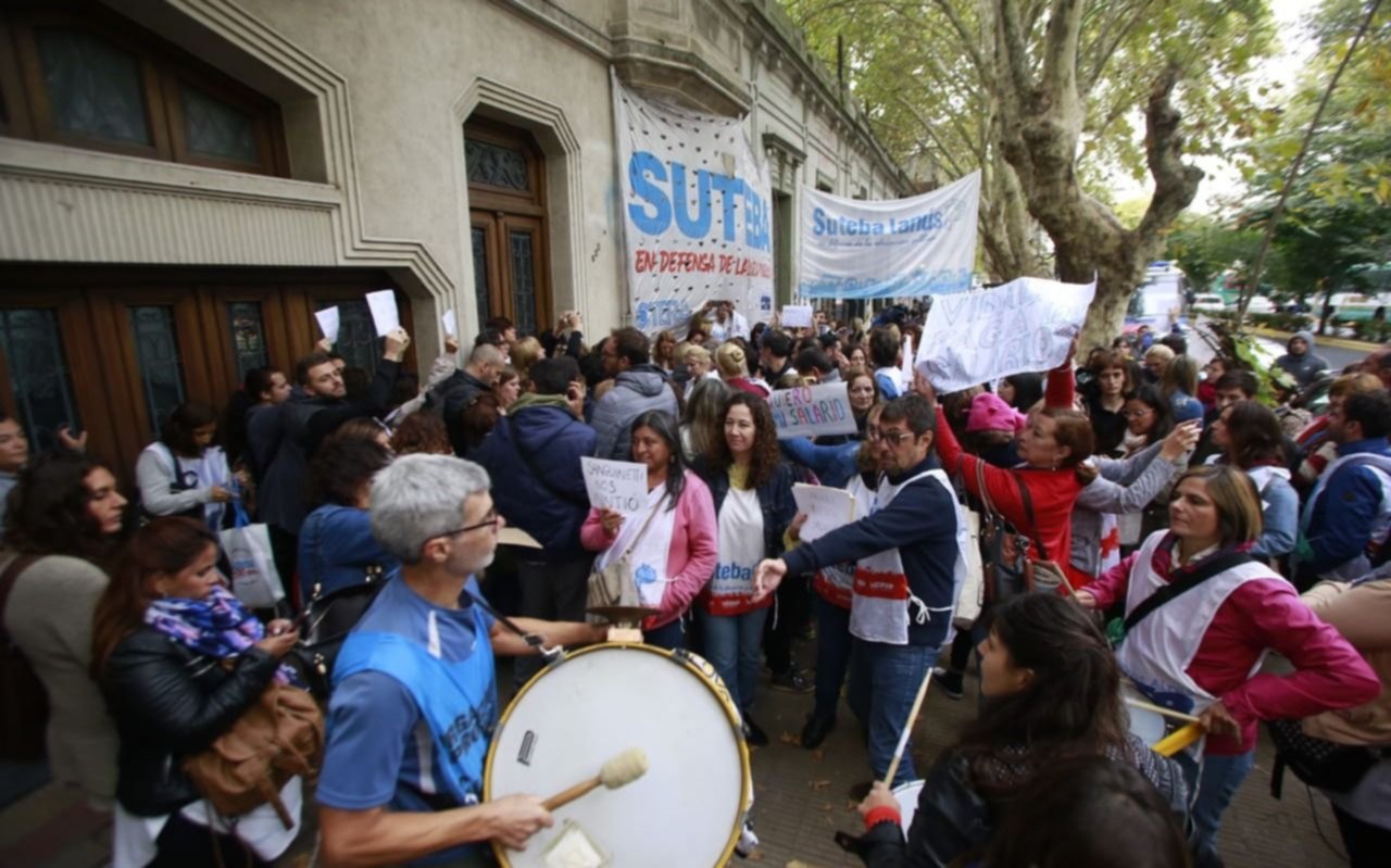 La Provincia finalizó el acuerdo con los docentes y garantizó el calendario escolar completo