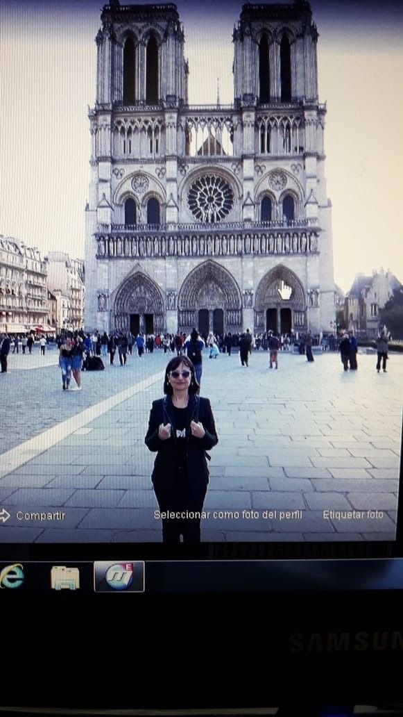 Las fotos de los lectores de EL DIA en la emblemática Catedral de Notre Dame