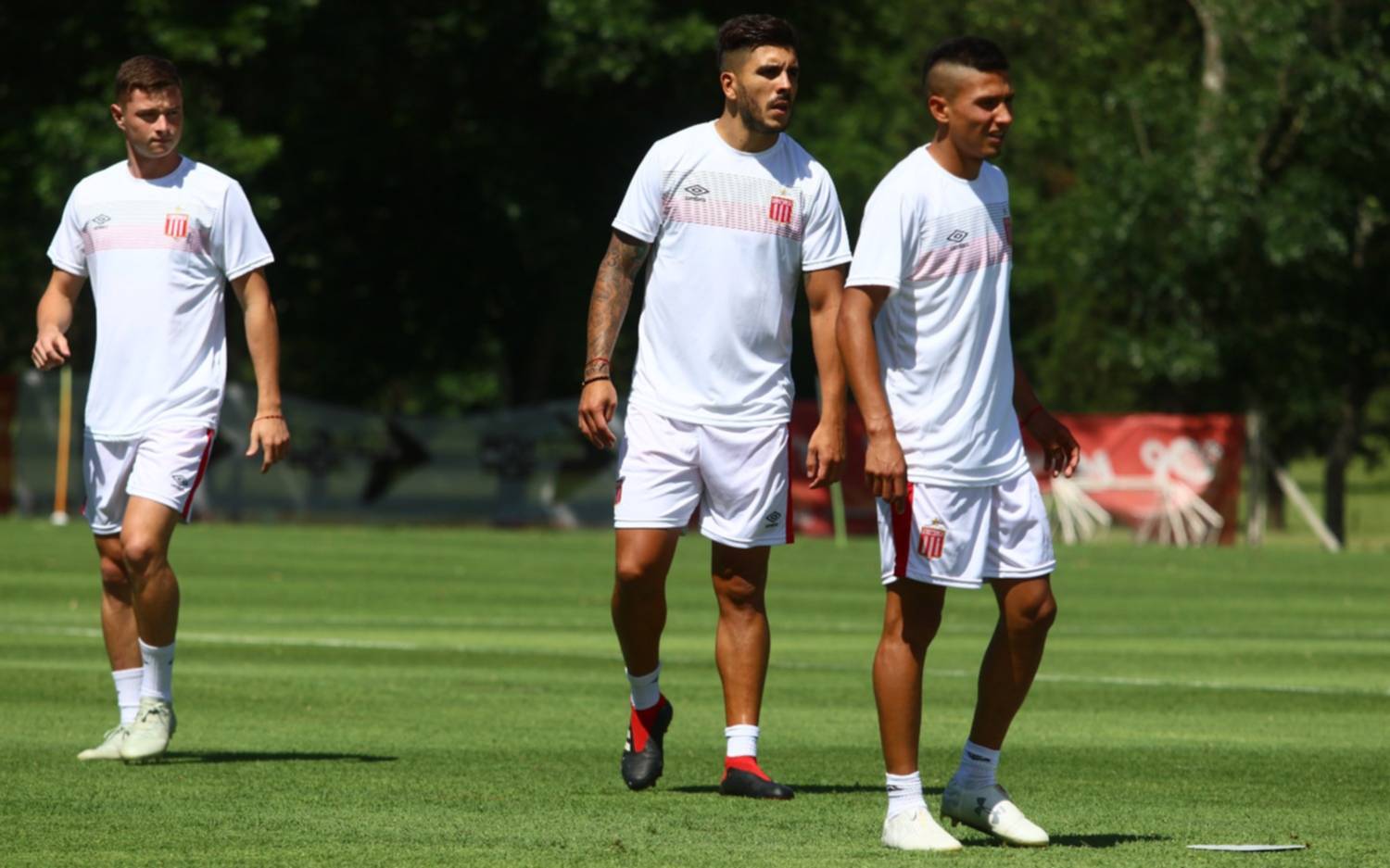 Estudiantes: Milito busca el equipo y la vuelta de Gómez podría ser clave