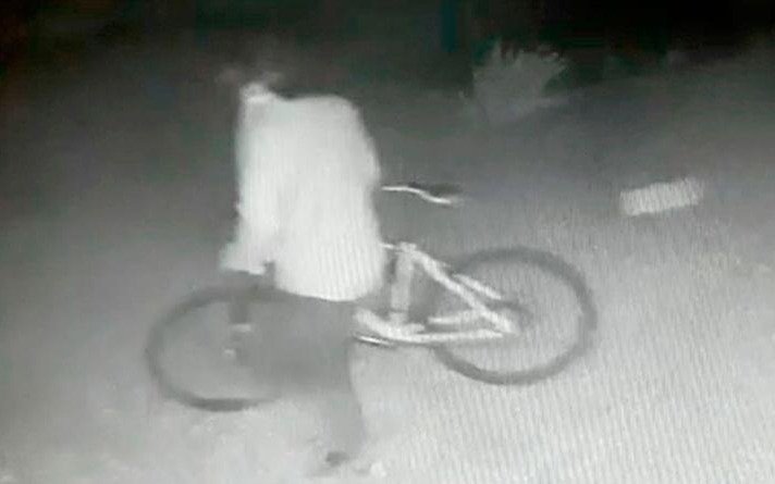 Con la modalidad escruche roban dos bicicletas en un edificio del centro