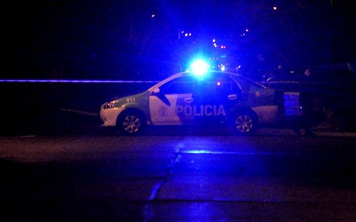 Una policía bonaerense baleó en el pecho a un delincuente que le quiso robar el auto
