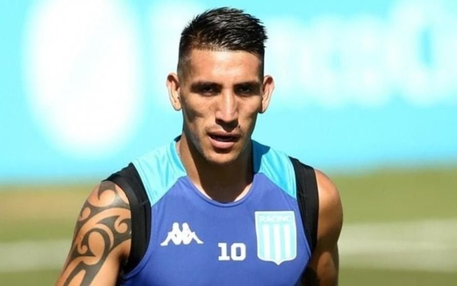 Los tres destinos que se evalúan para el futuro de Ricardo Centurión