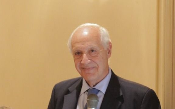 De la mano de dos platenses, Lavagna desembarca en la Provincia