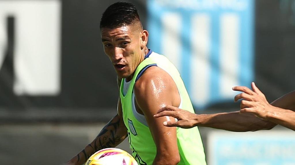 Centurión anduvo a las piñas y Racing negocia su salida