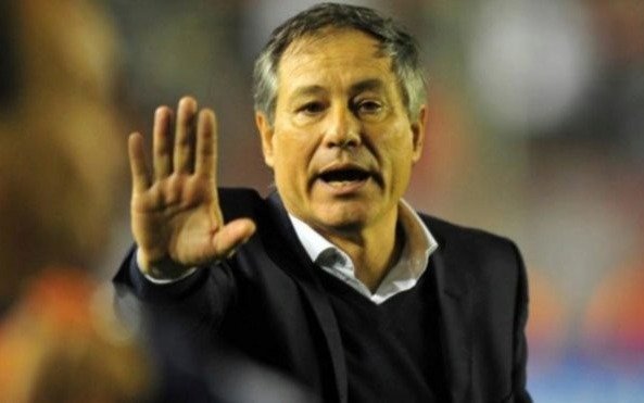 Ariel Holan y el VAR: "Que no sea la escribanía de la injusticia"