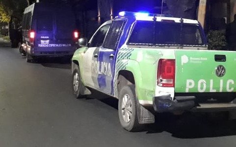Una pelea vecinal en 18 y 90 terminó con un hombre herido de bala en una pierna