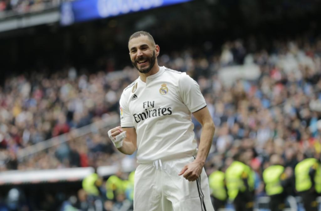Tres pepas de Benzema en la goleada del Real Madrid