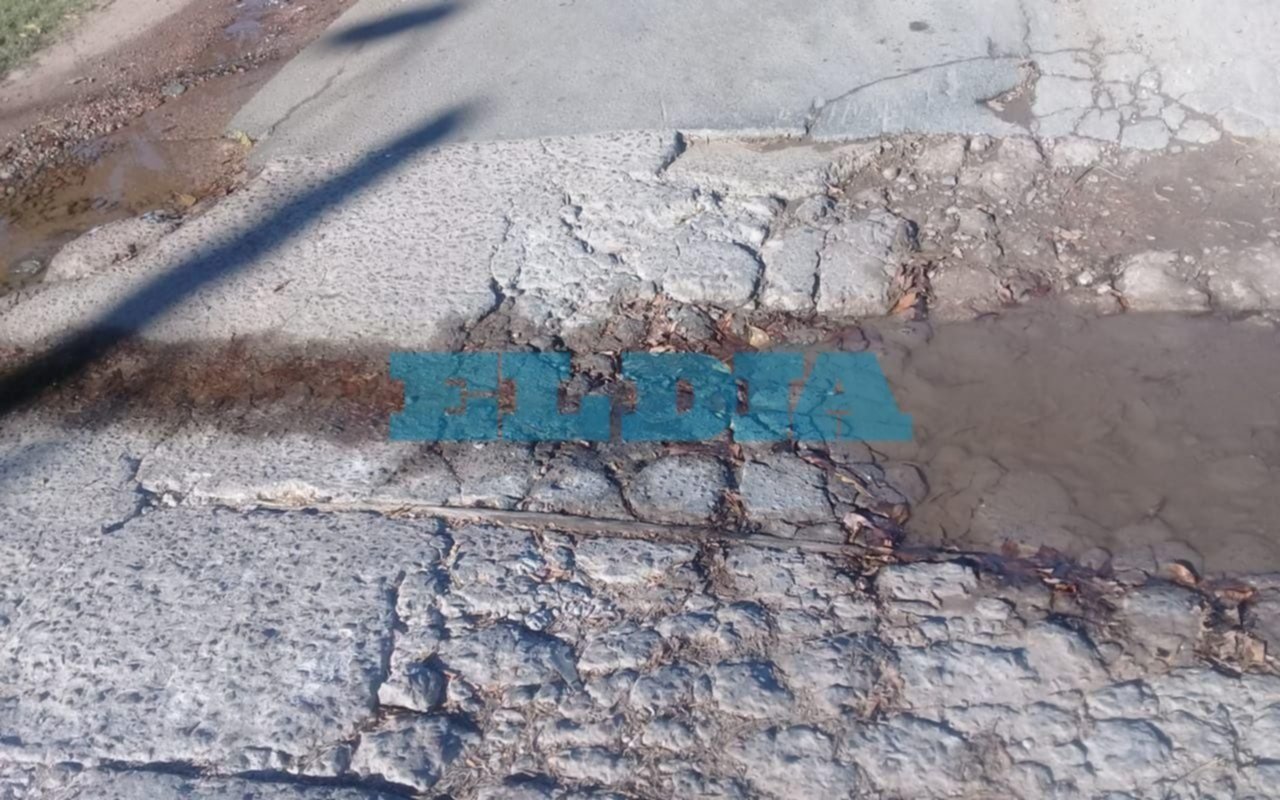 Denuncian bache peligroso en Ringuelet
