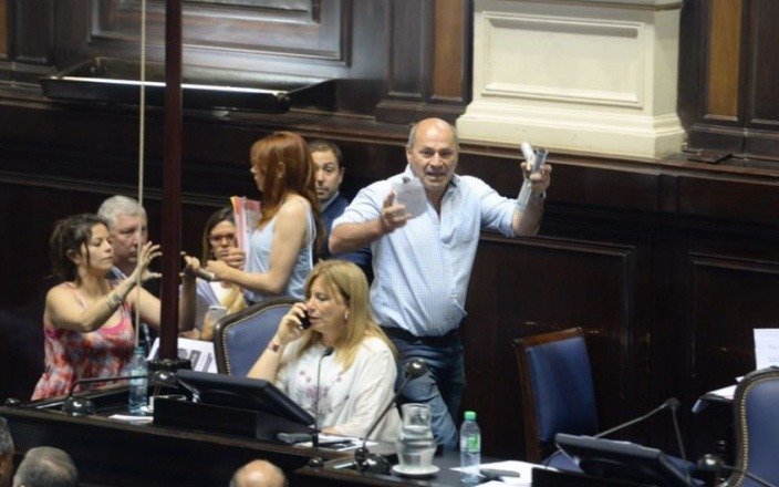 Juzgarán a Mario Secco por incidentes en la Legislatura bonaerense
