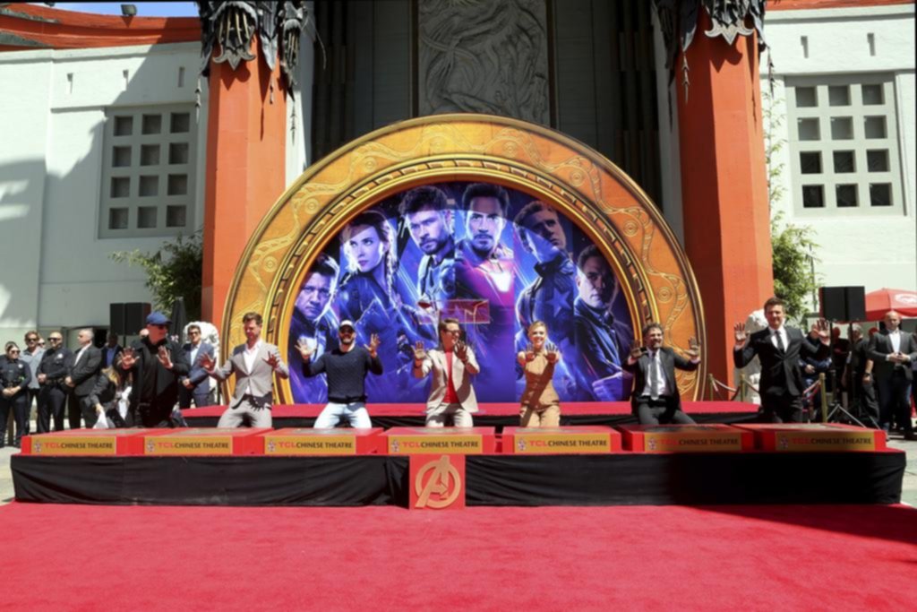 Los “Avengers” dejaron sus huellas en el Paseo de la Fama de Hollywood