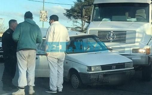 Choque entre un auto y un camión en ruta 36 y 492