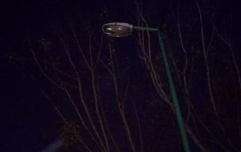 Pidieron el arreglo de una luz que hace 4 meses no prende
