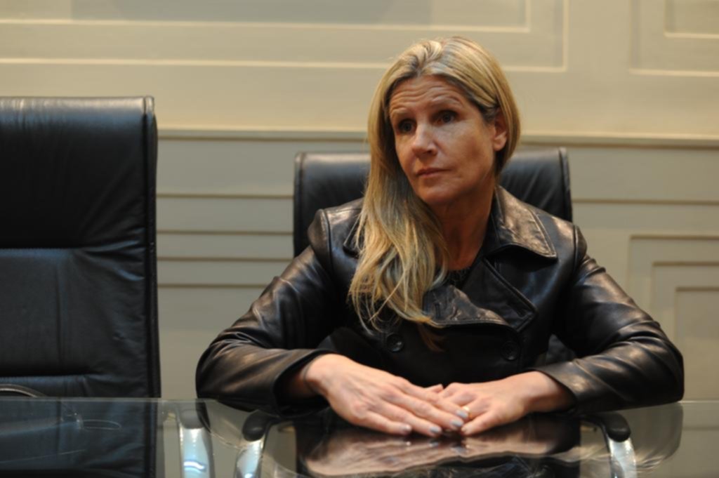Cynthia Hotton, de visita en la redacción de EL DÍA