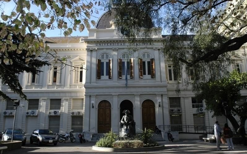 Los universitarios pueden consultar online el estado de legalización de su título