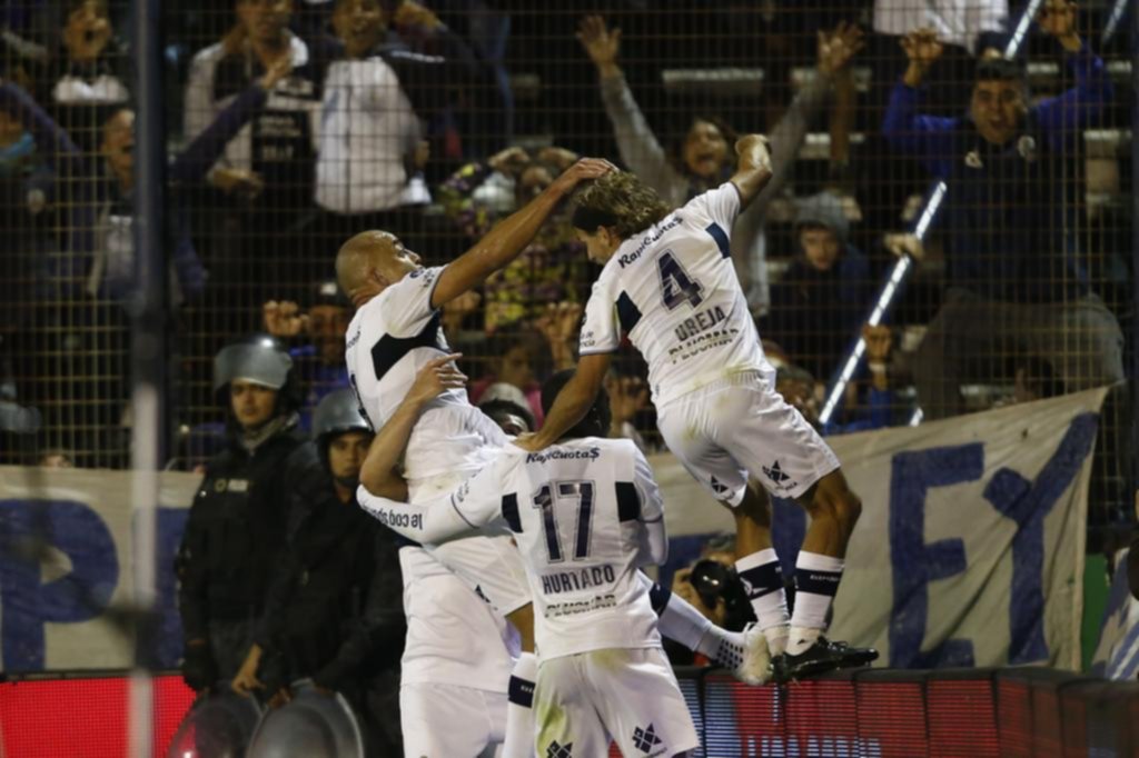 Gimnasia dejó el alma para ganar un partido al que no le faltó nada