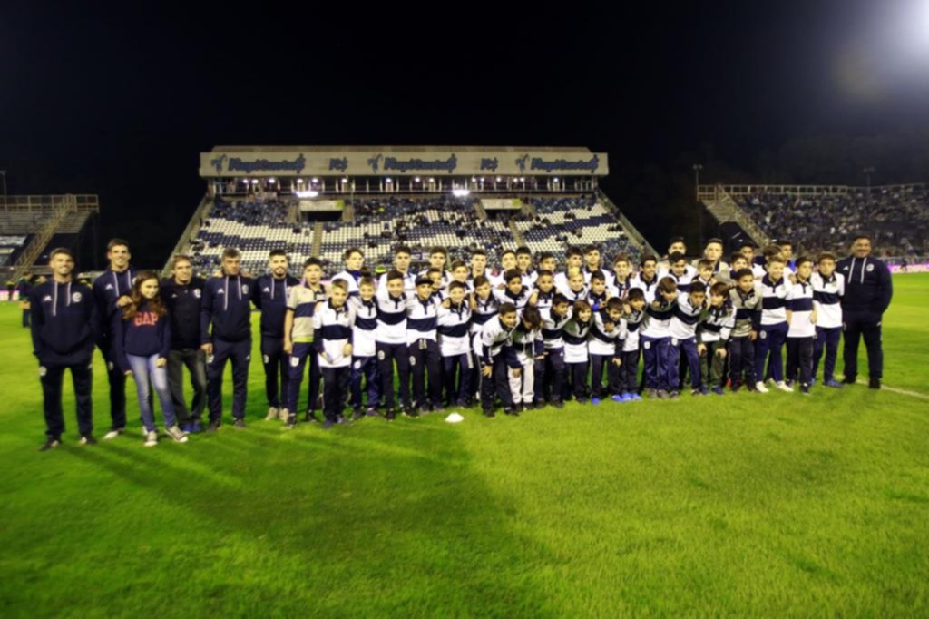 Ovación para los triperitos campeones