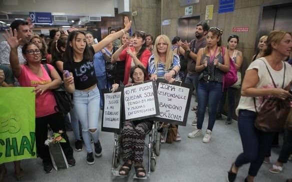 Cuidadores del IOMA se movilizan mañana por una batería de reclamos