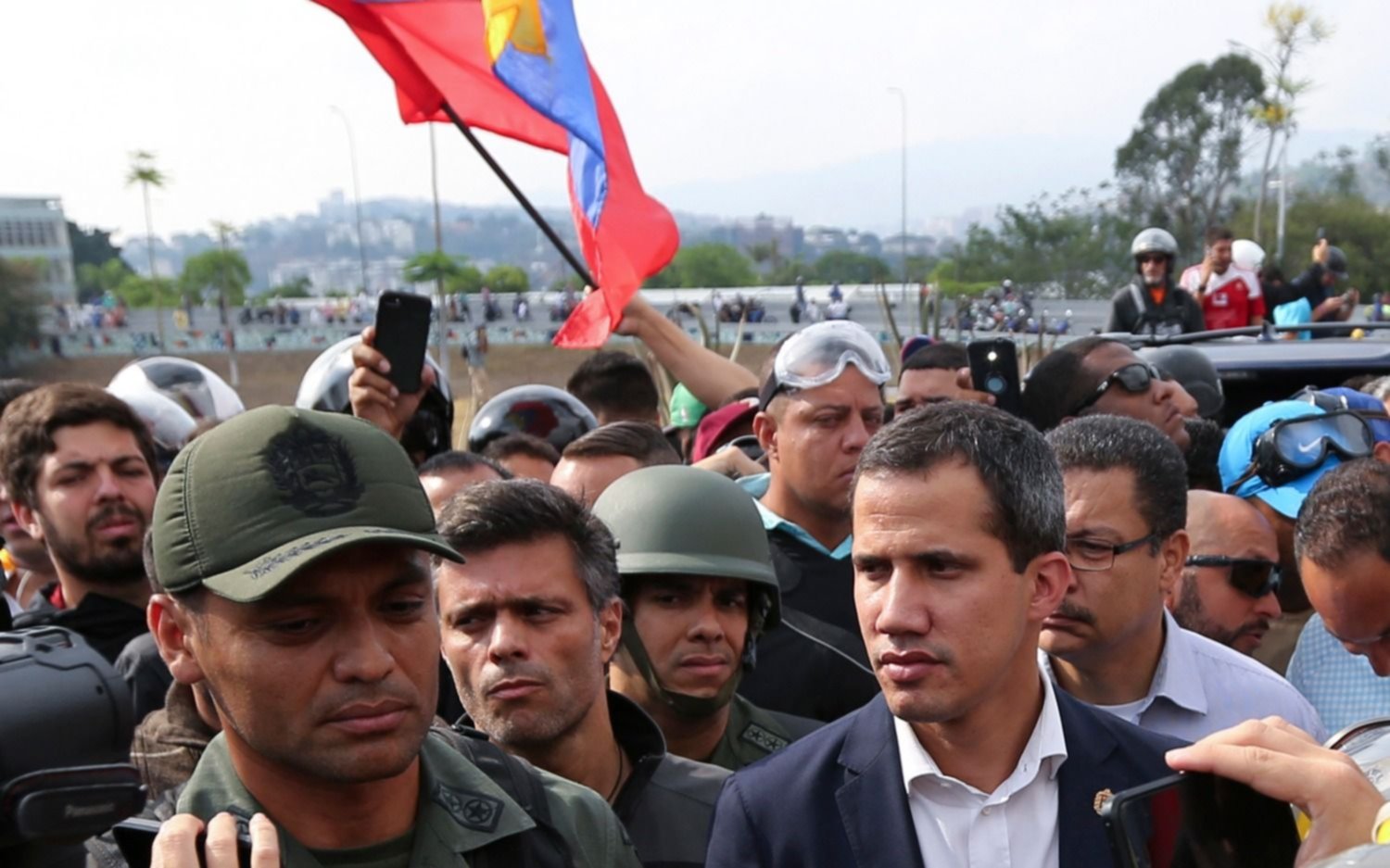 Amplio apoyo internacional al alzamiento contra el gobierno de Maduro