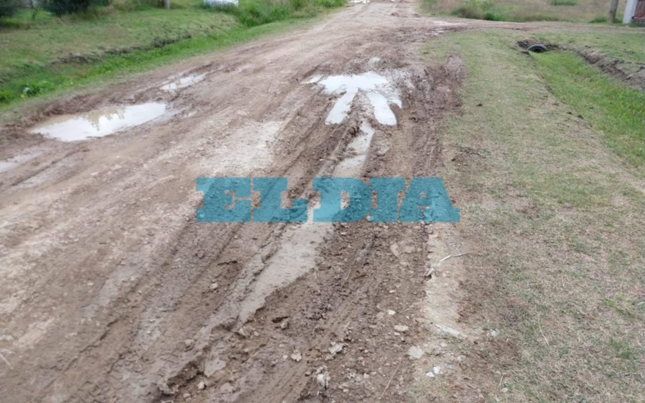 Quejas por calle "destrozada" en Arturo Seguí