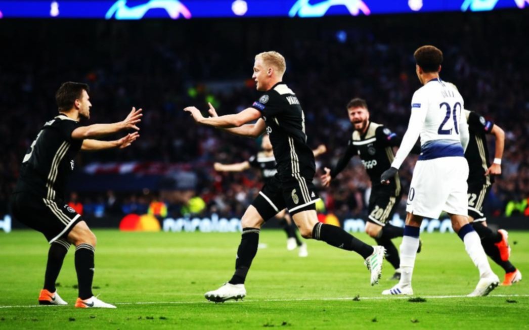 Tottenham cayó ante el Ajax por 1 a 0 en la ida de las semis de la Champions
