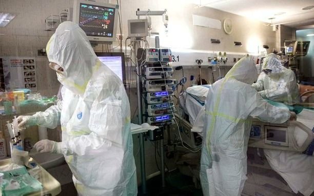 España registra la mayor cantidad de muertes en un día, pero baja el porcentaje de contagios