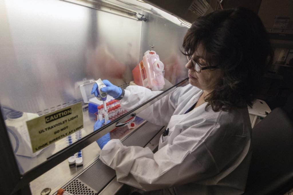 Una carrera científica para encontrar el remedio que frene a la pandemia