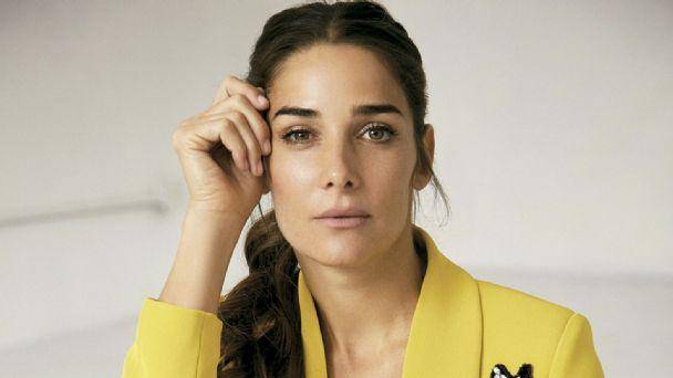 Juana Viale, en otro reemplazo, entre periodistas y profesionales de la salud