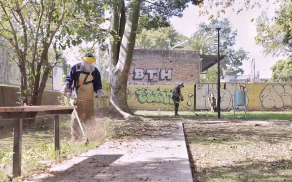 Continúa los trabajos de limpieza de calles