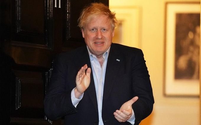 Londres: Boris Johnson, en terapia intensiva, delega el mando en el canciller