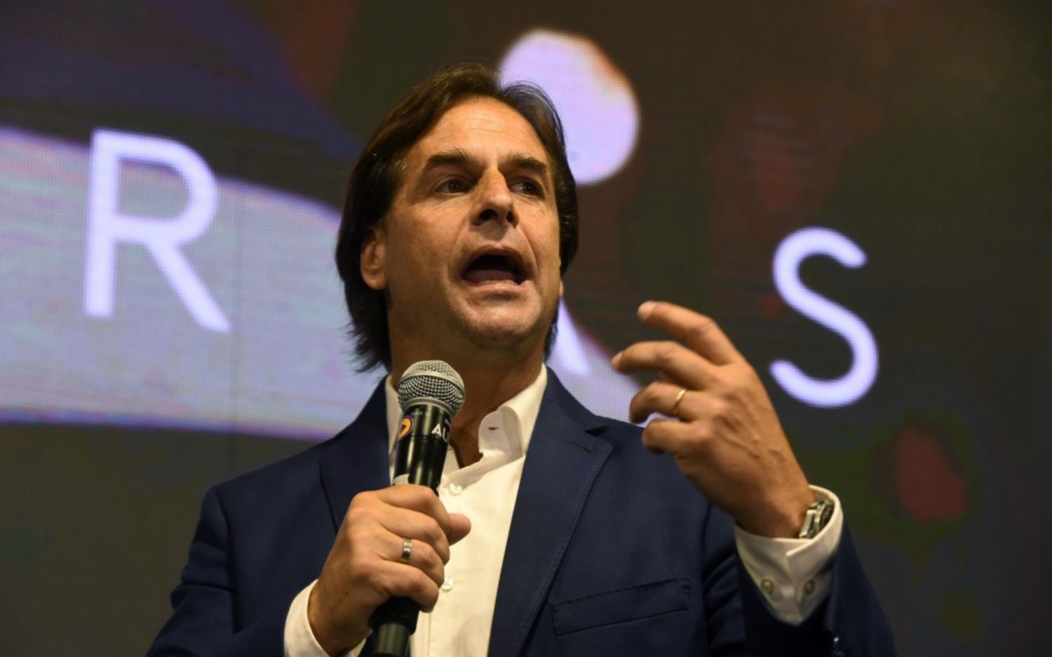 Lacalle Pou contra el tributo a riquezas: "Hay que sacarle el lastre a los que van a traccionar la economía"