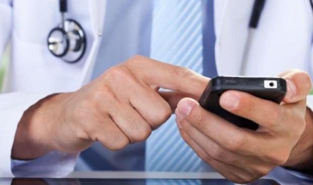 Aluvión de consultas médicas on line: advierten por el fuerte riesgo que implican