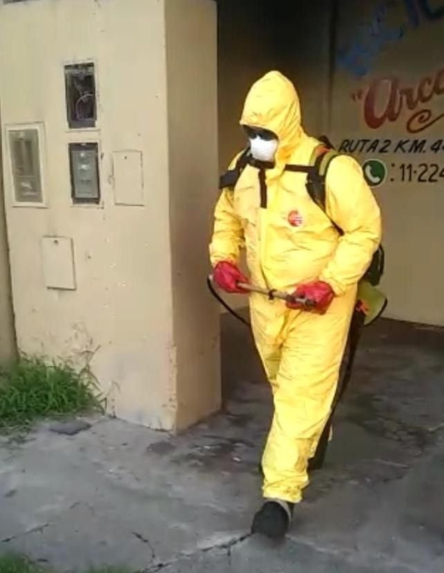 Bomberos voluntarios piden ayuda para continuar desinfectando la vía pública