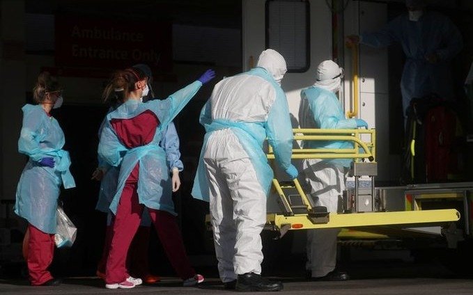Reino Unido suma 917 nuevos decesos por coronavirus y saldo sube a 9.875