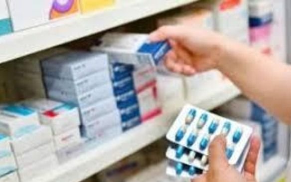 Pedido desesperado de una vecina de 77 años que no le responden a los trámites de medicamentos y una silla de ruedas